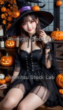 かぼちゃの飾りに囲まれた魔女の衣装の女性を描いた、私のハロウィン販売作品の透かし入りプレビュー